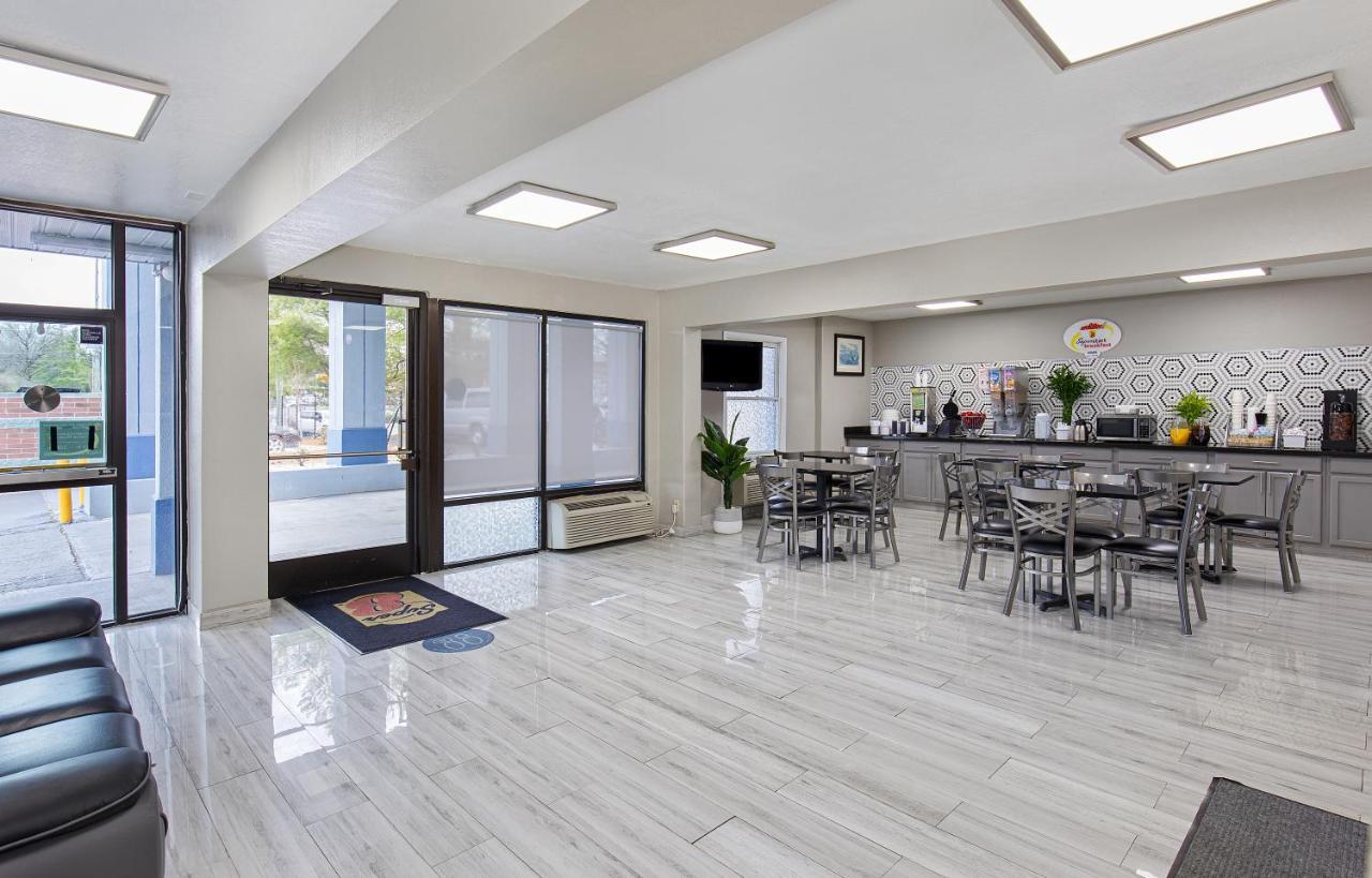 Super 8 By Wyndham Nashville West Exterior foto